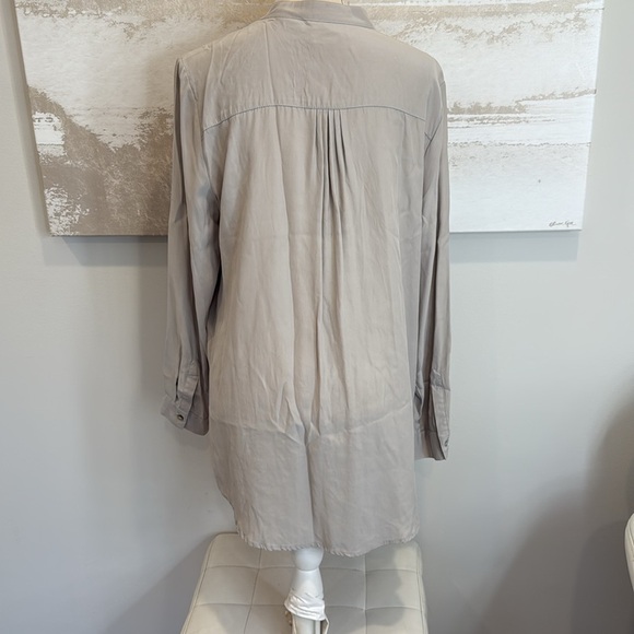 J. Jill Gray Silk Button-Up Blouse size Large - Picture 3 of 5